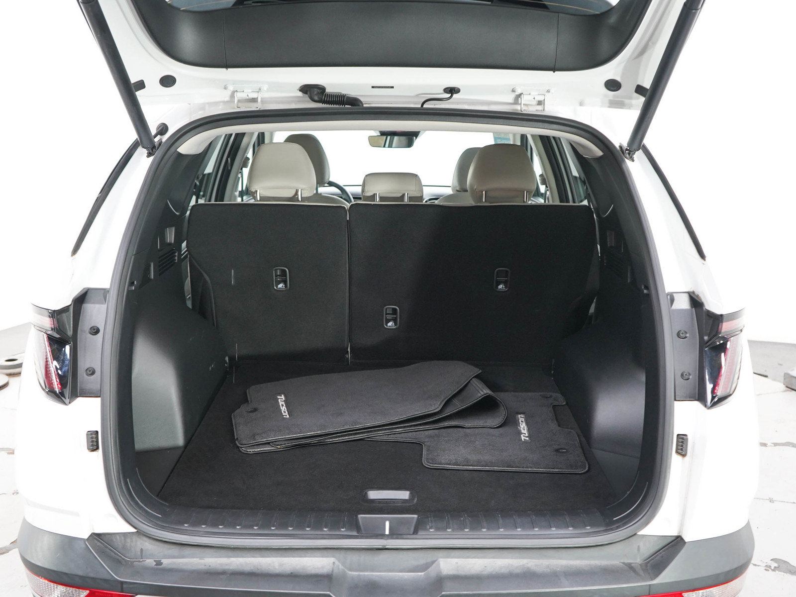 Used 2024 Hyundai Tucson SEL w/ Convenience Package AWD/4WD image 16