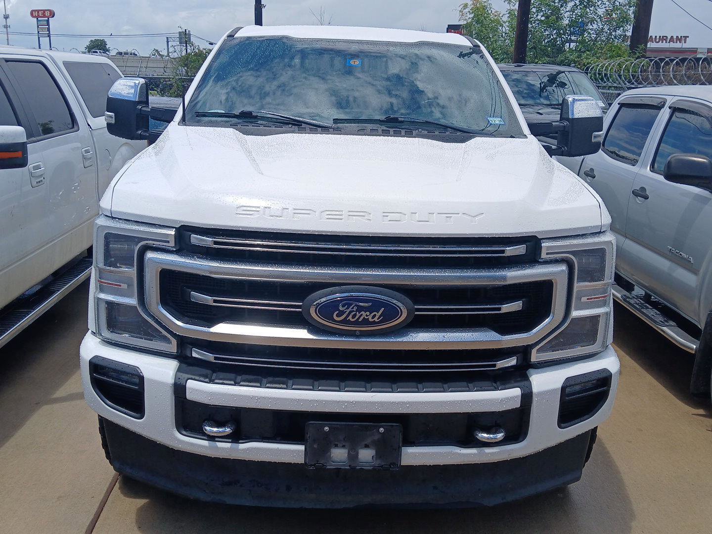 Used 2022 Ford F250 Platinum w/ FX4 Off-Road Package AWD/4WD image 4