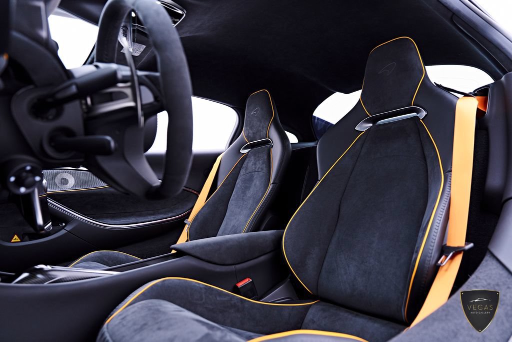 Used 2025 McLaren Artura RWD image 57