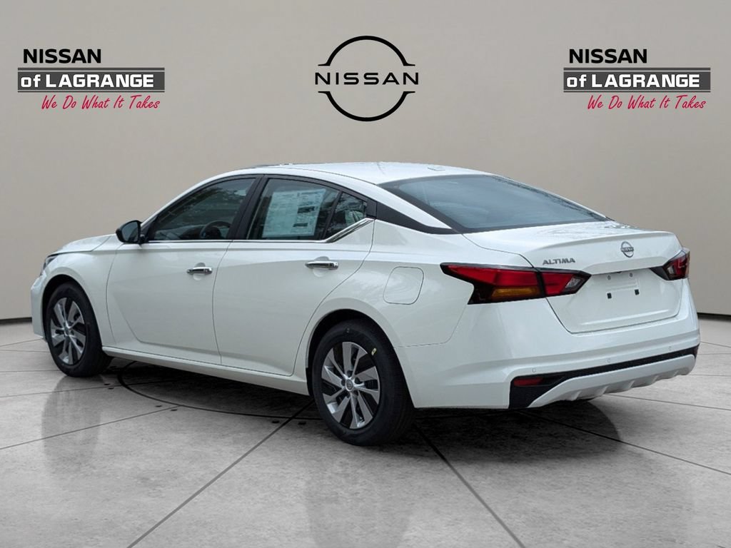 Used 2025 Nissan Altima 2.5 S FWD image 9