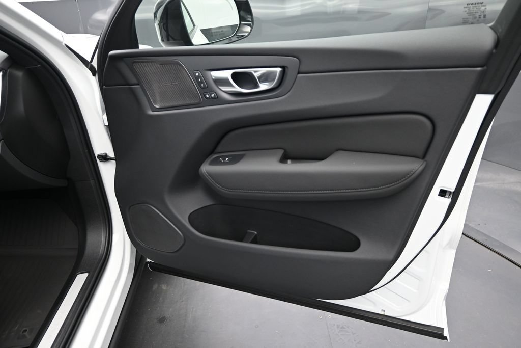 New 2026 Volvo XC60 T8 Ultra w/ Climate Package AWD/4WD image 18