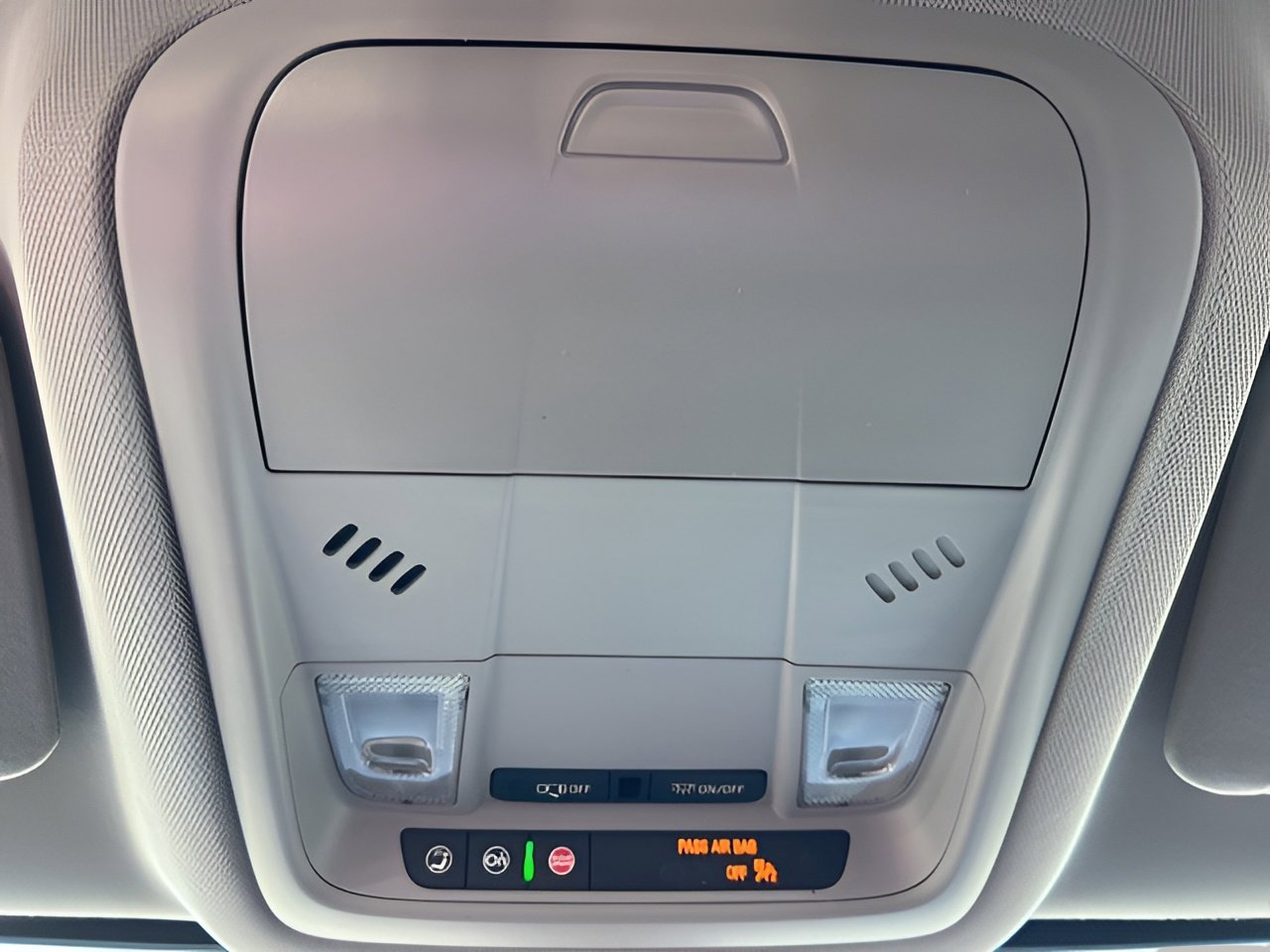 Used 2023 GMC Acadia SLE w/ Driver Convenience Package image 17