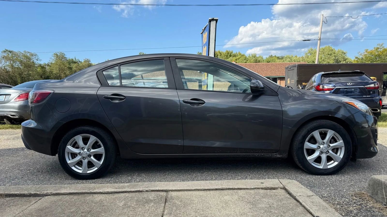Used 2010 MAZDA MAZDA3 i Touring image 5
