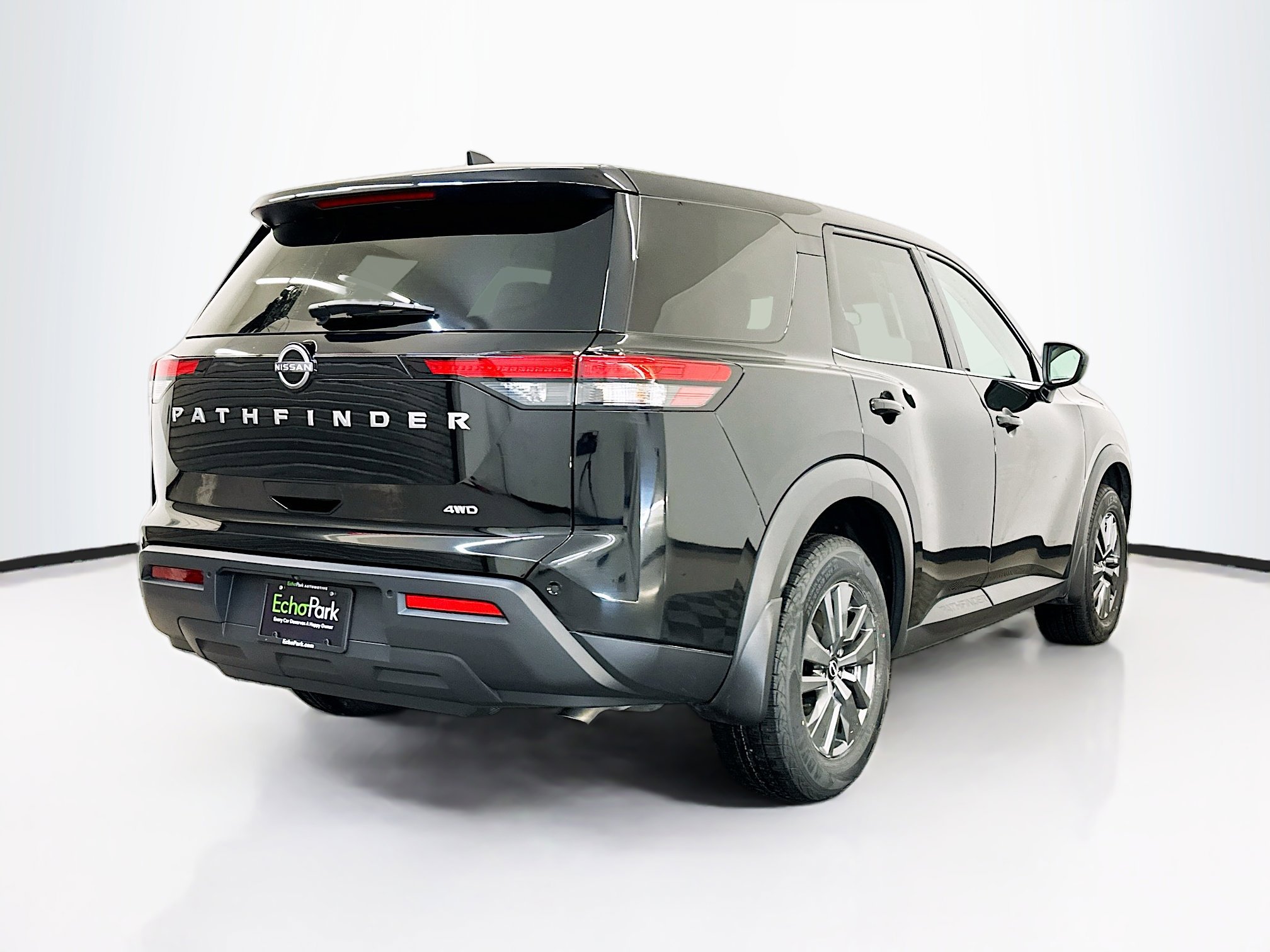 Used 2024 Nissan Pathfinder S image 9