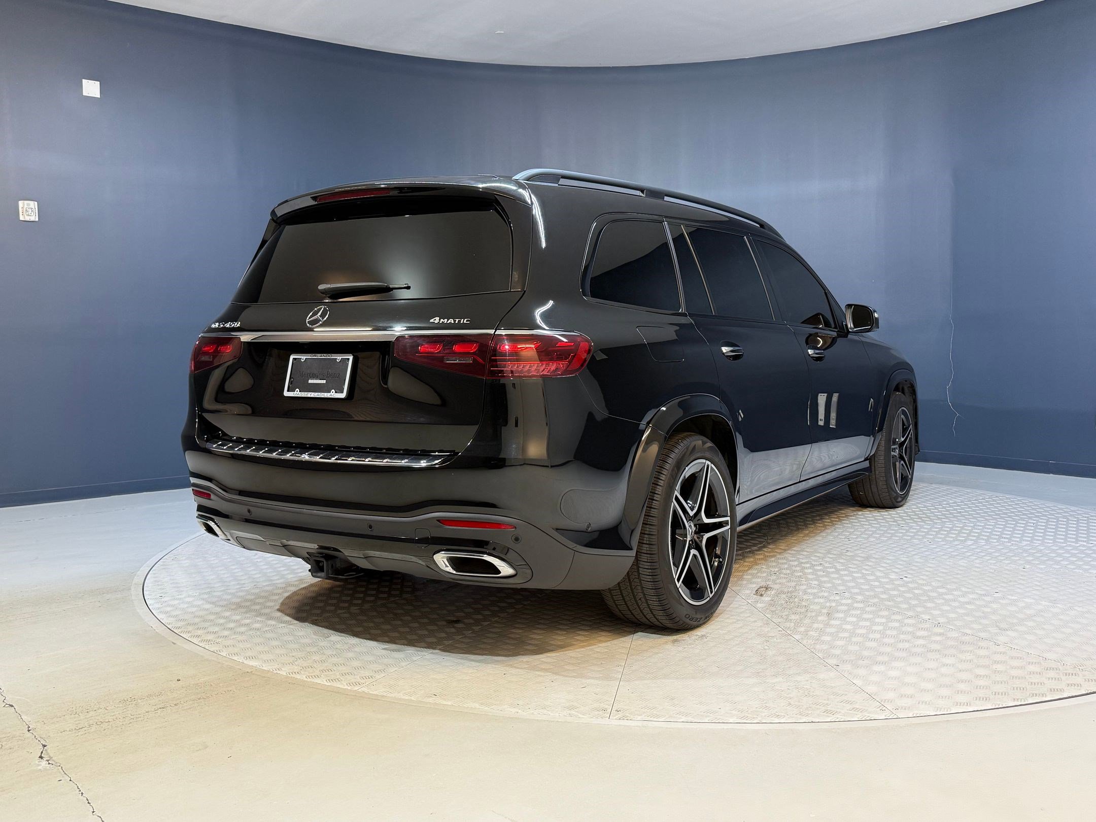 Used 2024 Mercedes-Benz GLS 450 4MATIC image 9