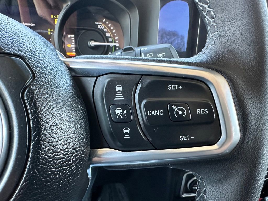 Used 2025 Jeep Wrangler Unlimited Sahara image 28