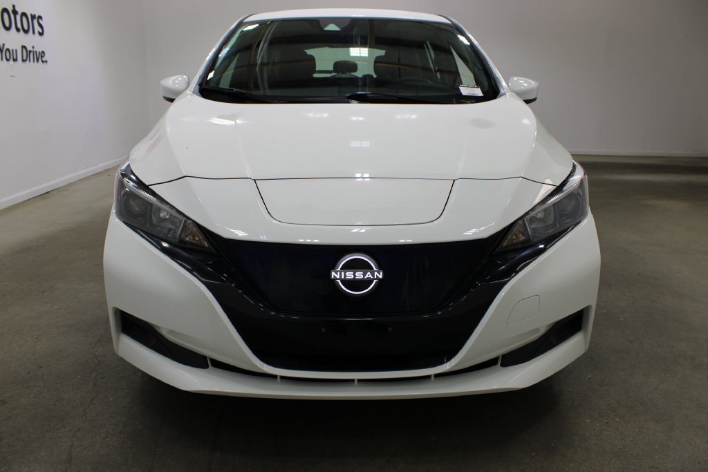Used 2025 Nissan Leaf S FWD image 7
