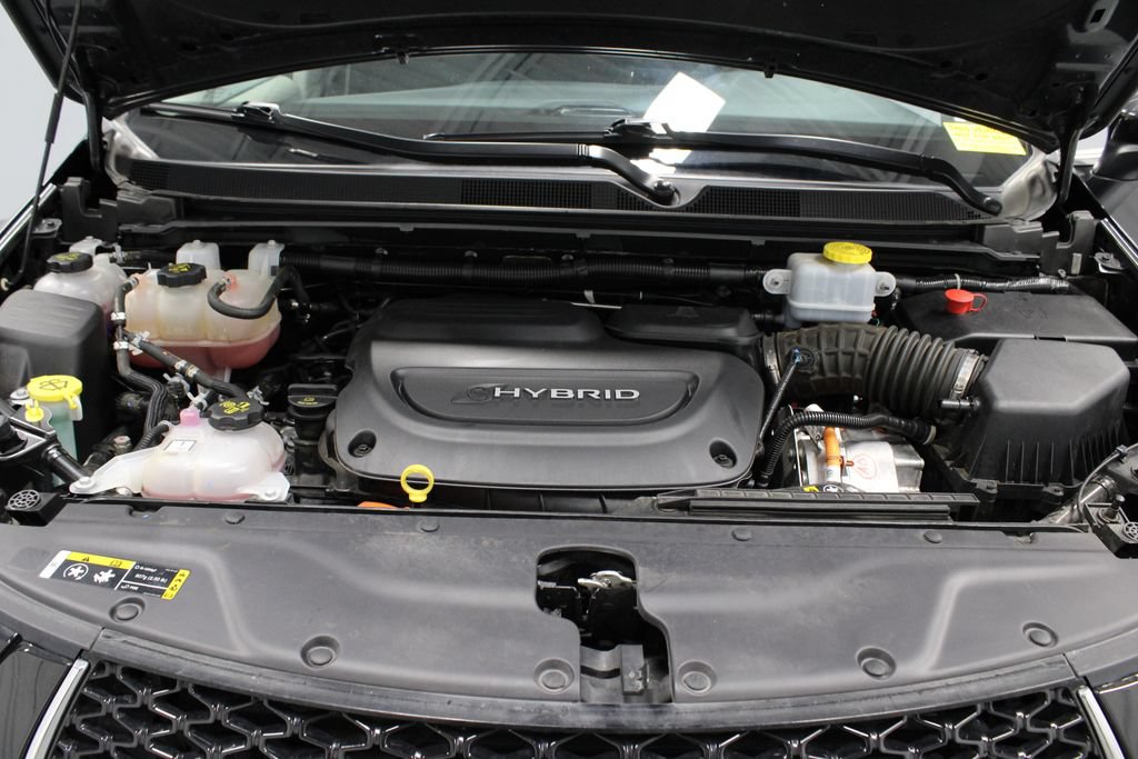Used 2023 Chrysler Pacifica Touring-L FWD image 13