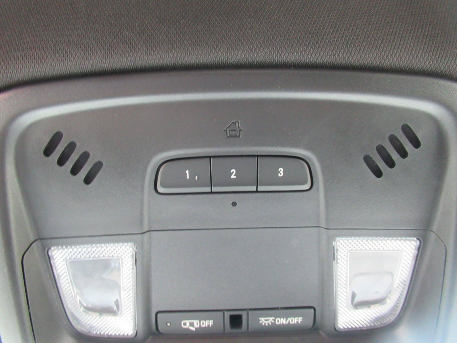 Used 2023 Chevrolet Traverse LT FWD image 28