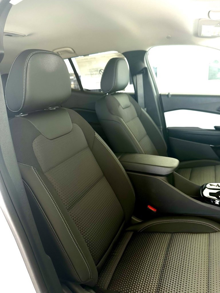 New 2025 Chevrolet Trax LT w/ Driver Confidence Package image 22