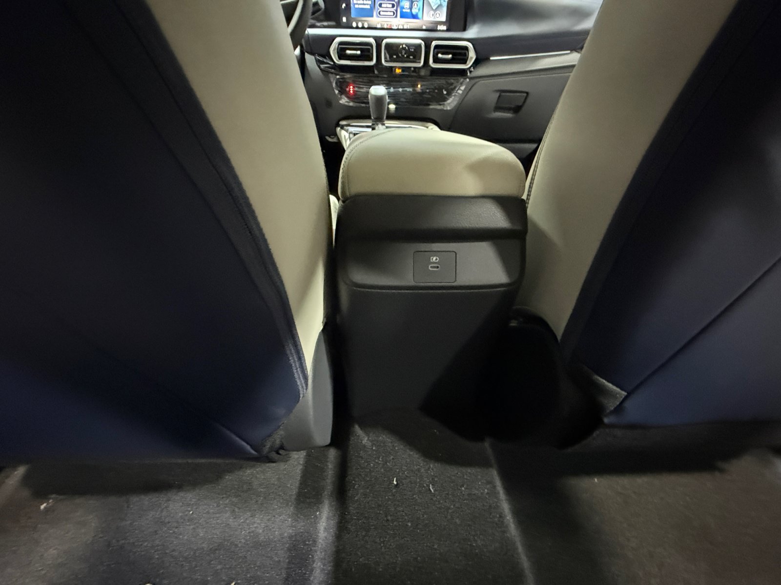 New 2026 Nissan Sentra SL w/ Floor Mat Package FWD image 32