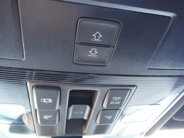 Used 2022 Volkswagen Tiguan SE R-Line AWD/4WD image 34