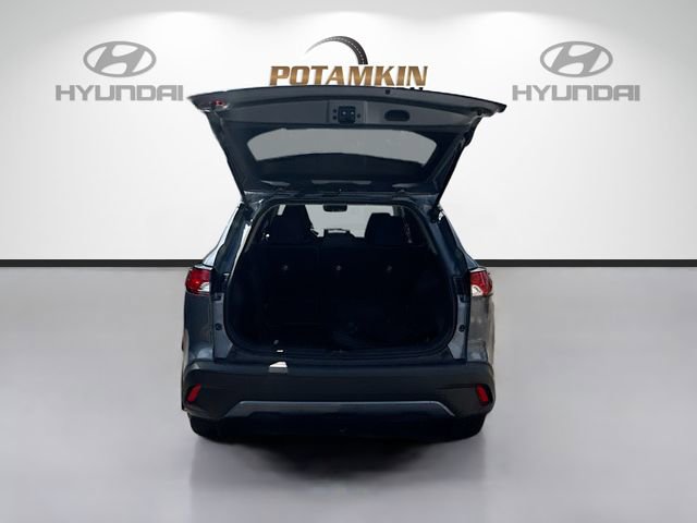 Used 2024 Toyota Corolla Cross LE image 24