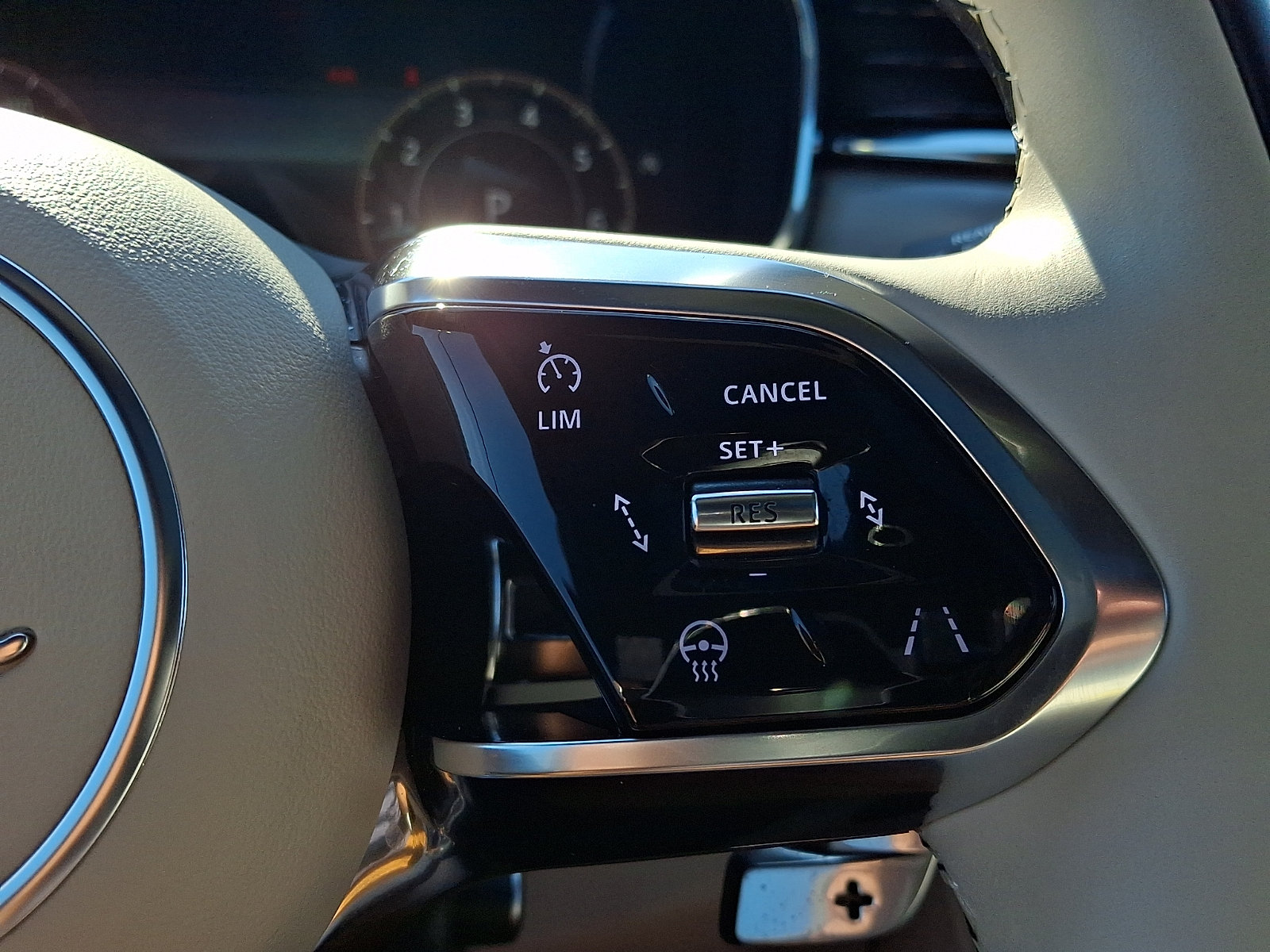 Used 2026 Jaguar F-PACE R-Dynamic S AWD/4WD image 21