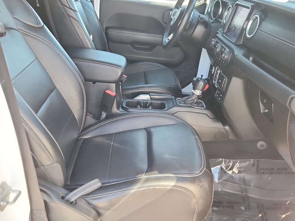 Used 2020 Jeep Wrangler Unlimited Sahara image 15