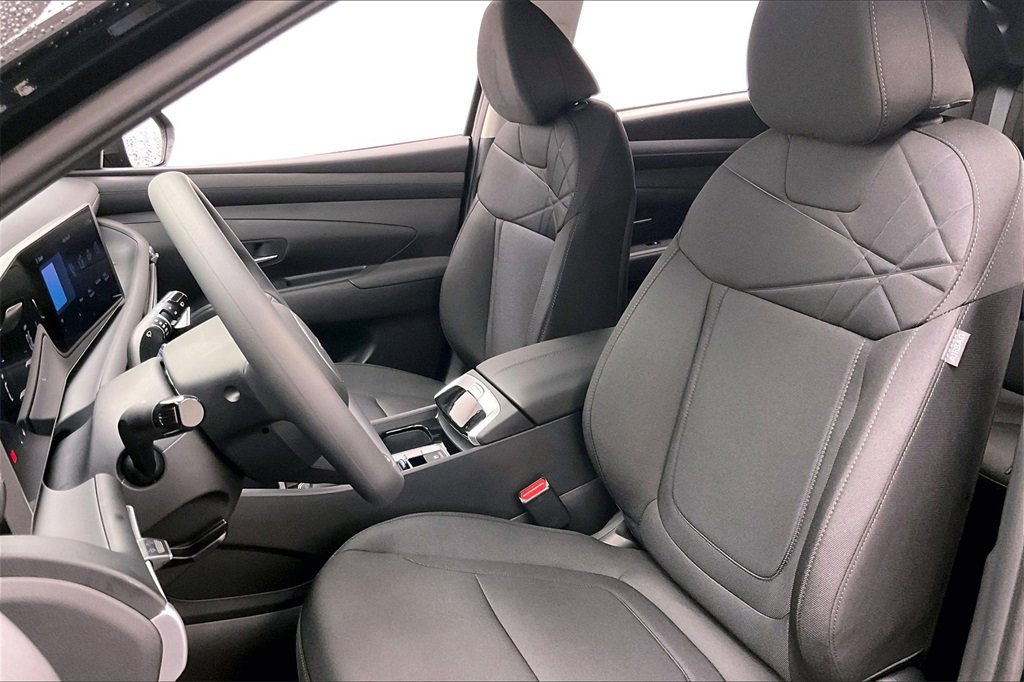 New 2025 Hyundai Tucson SE image 9