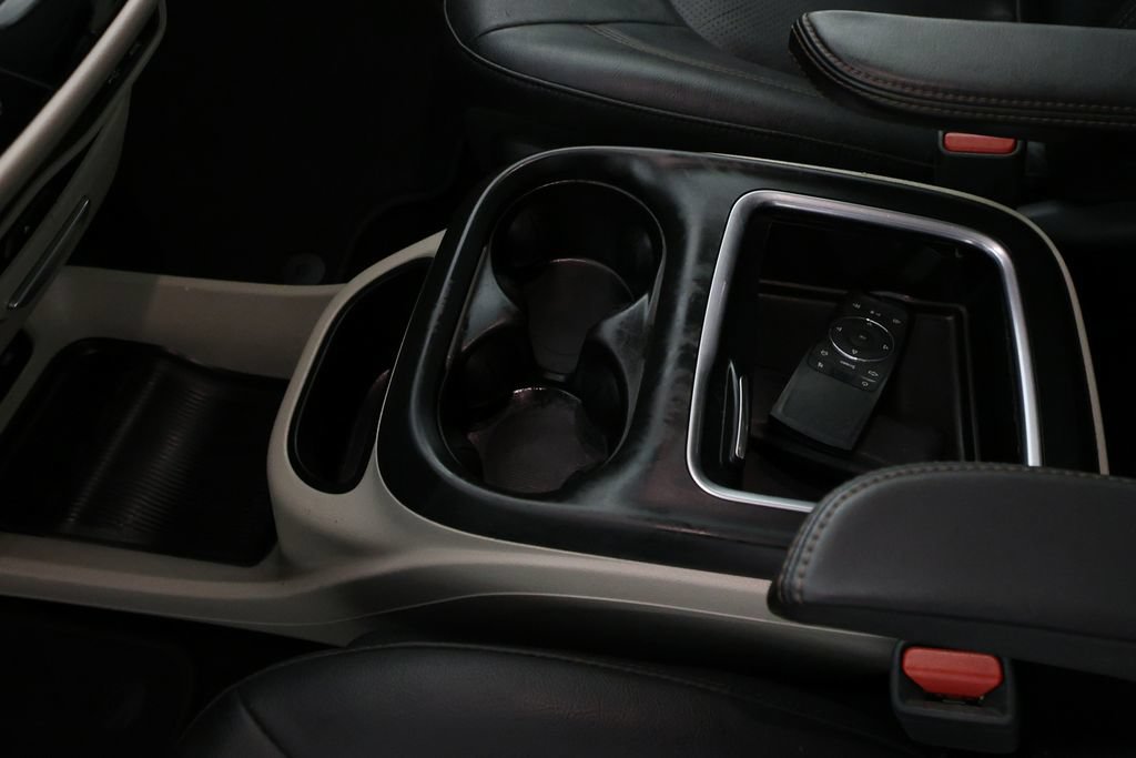 Used 2019 Chrysler Pacifica Touring-L Plus FWD image 38