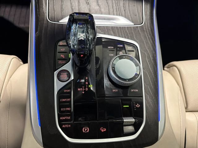 Used 2020 BMW X7 M50i w/ Dynamic Handling Package image 21