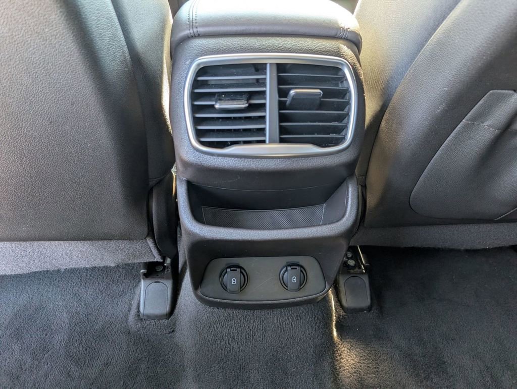 Used 2020 Hyundai Santa Fe SE image 37