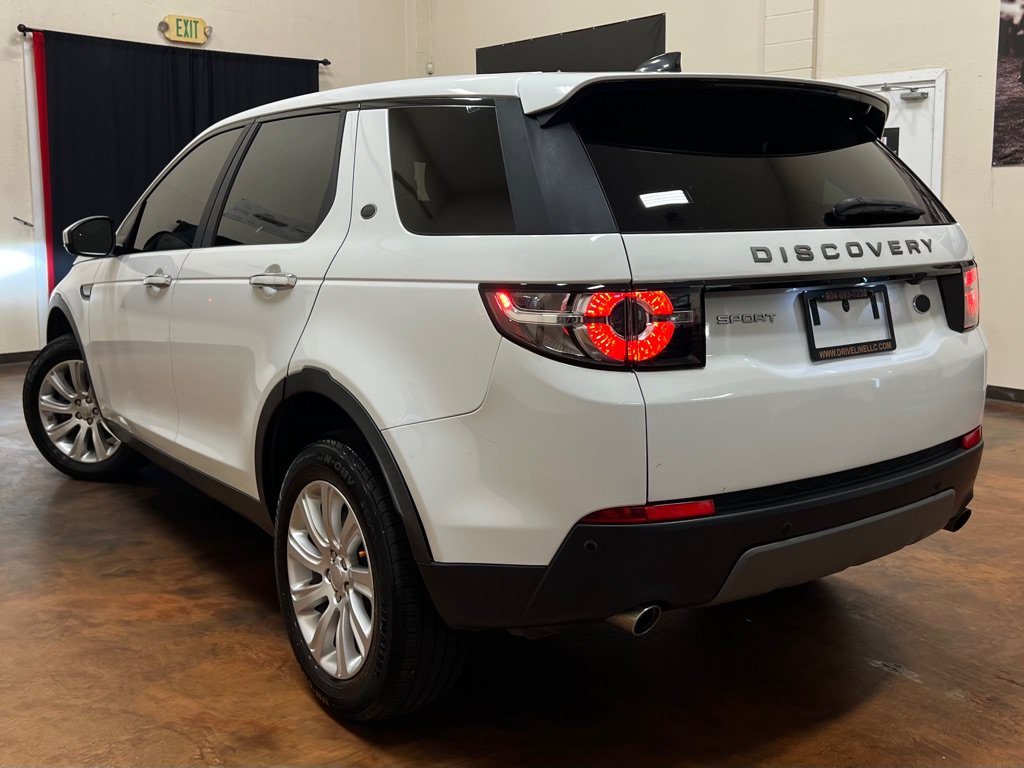 Used 2019 Land Rover Discovery Sport SE AWD/4WD image 2