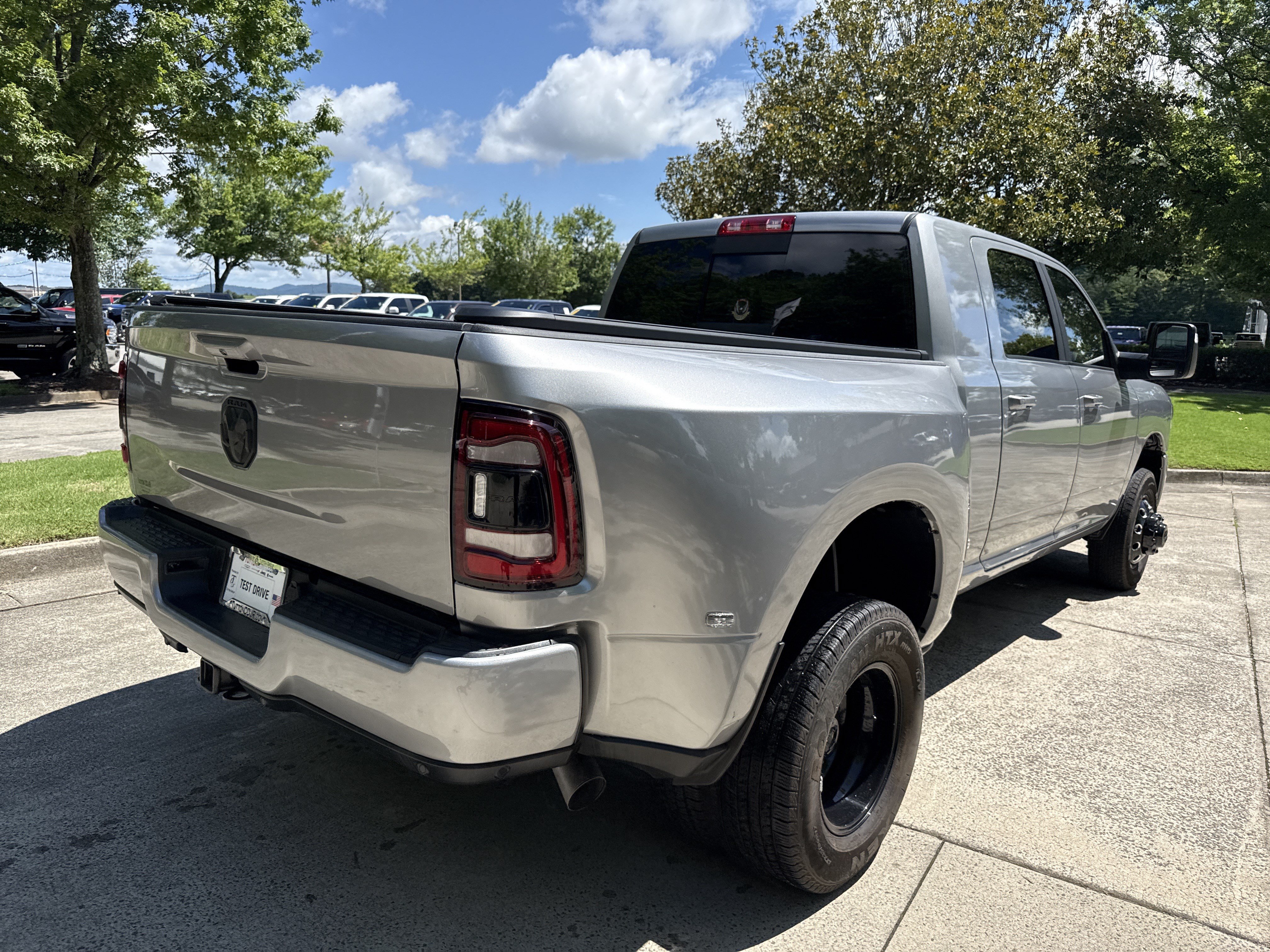 Used 2024 RAM 3500 Laramie w/ Night Edition AWD/4WD image 7