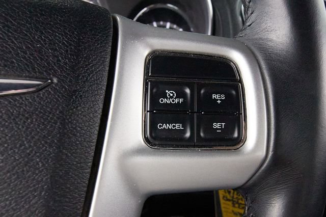 Used 2011 Chrysler 200 Limited FWD image 17
