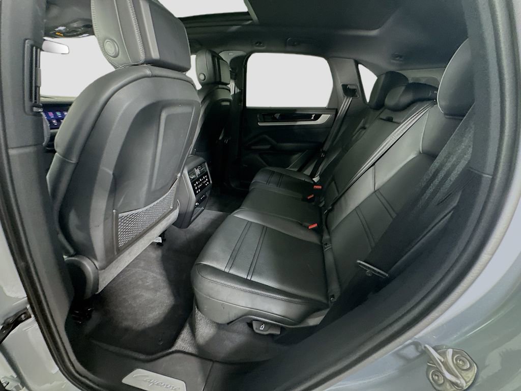 New 2026 Porsche Cayenne image 24