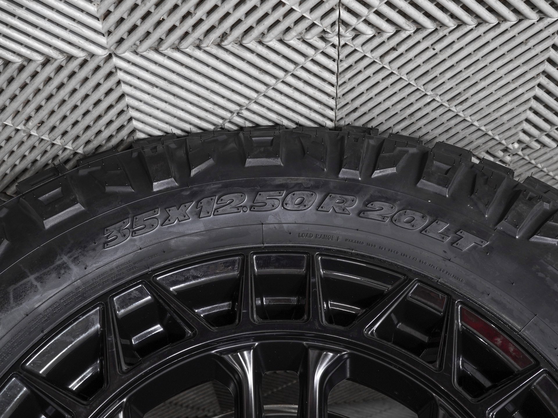 Used 2025 Chevrolet Tahoe Premier w/ Sun And Tow Package image 38