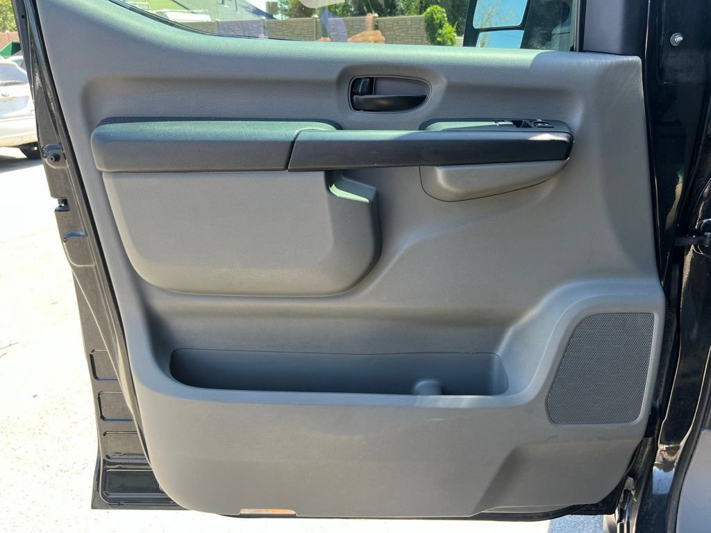 Used 2016 Nissan NV 3500 SL RWD image 9