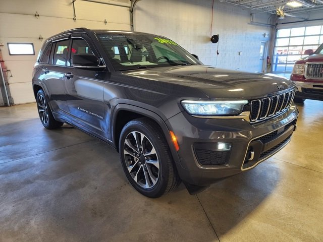 Used 2022 Jeep Grand Cherokee Overland w/ Luxury Tech Group IV image 6