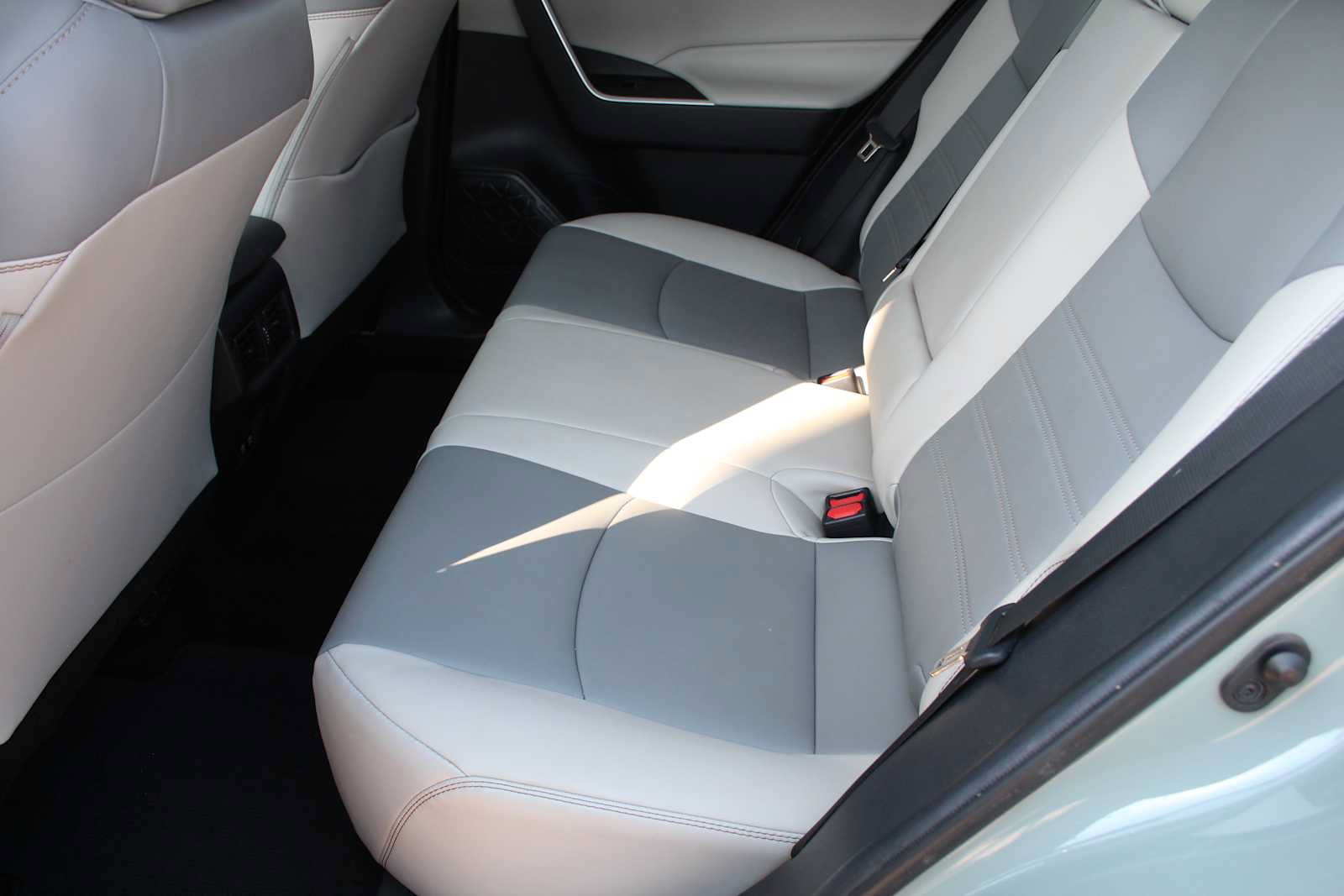 Used 2021 Toyota RAV4 XLE Premium FWD image 22
