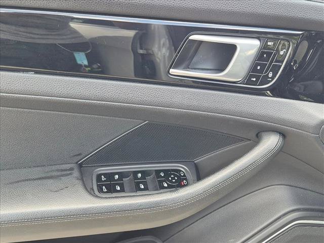 Used 2018 Porsche Panamera image 11