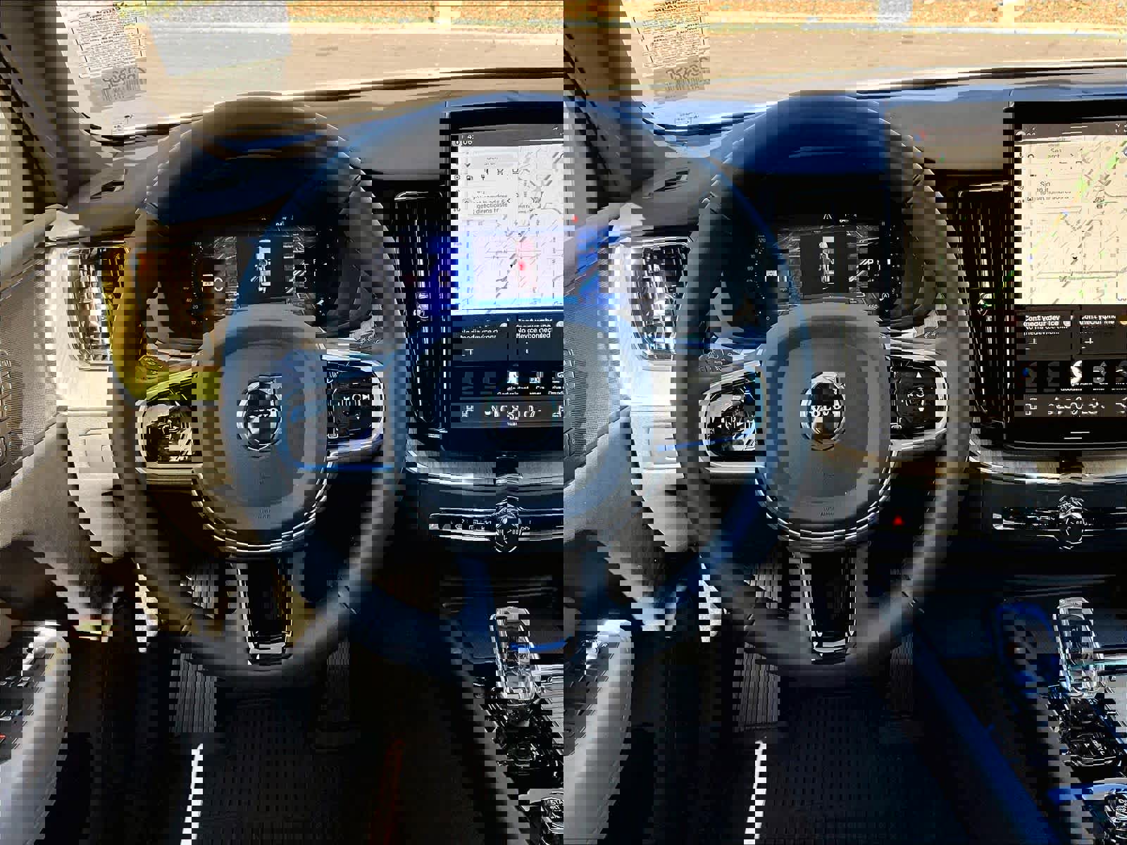 Used 2026 Volvo XC60 B5 Plus w/ Climate Package image 7