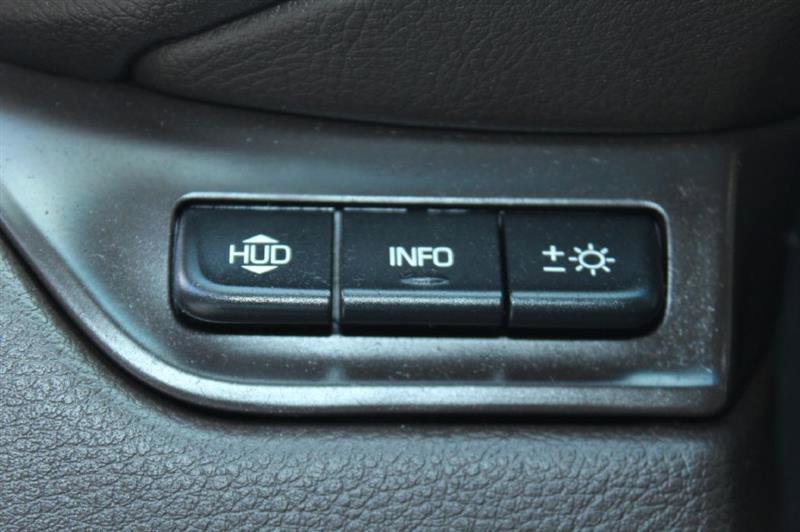 Used 2015 Cadillac Escalade ESV Luxury RWD image 25