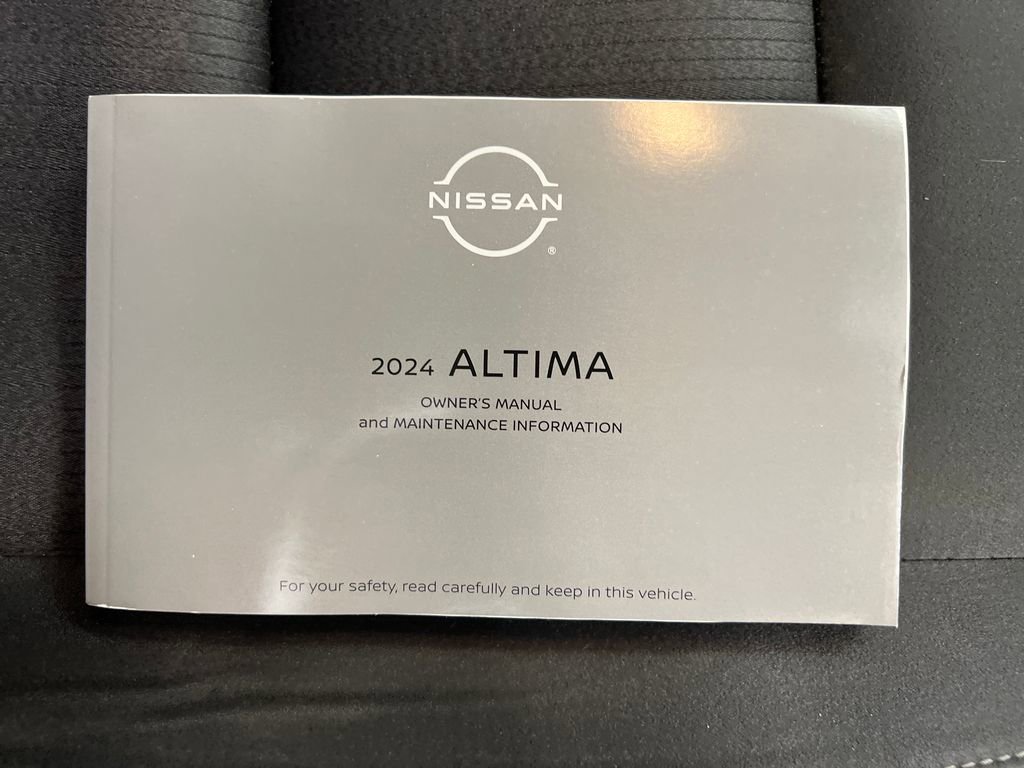 Used 2024 Nissan Altima 2.5 SV image 25