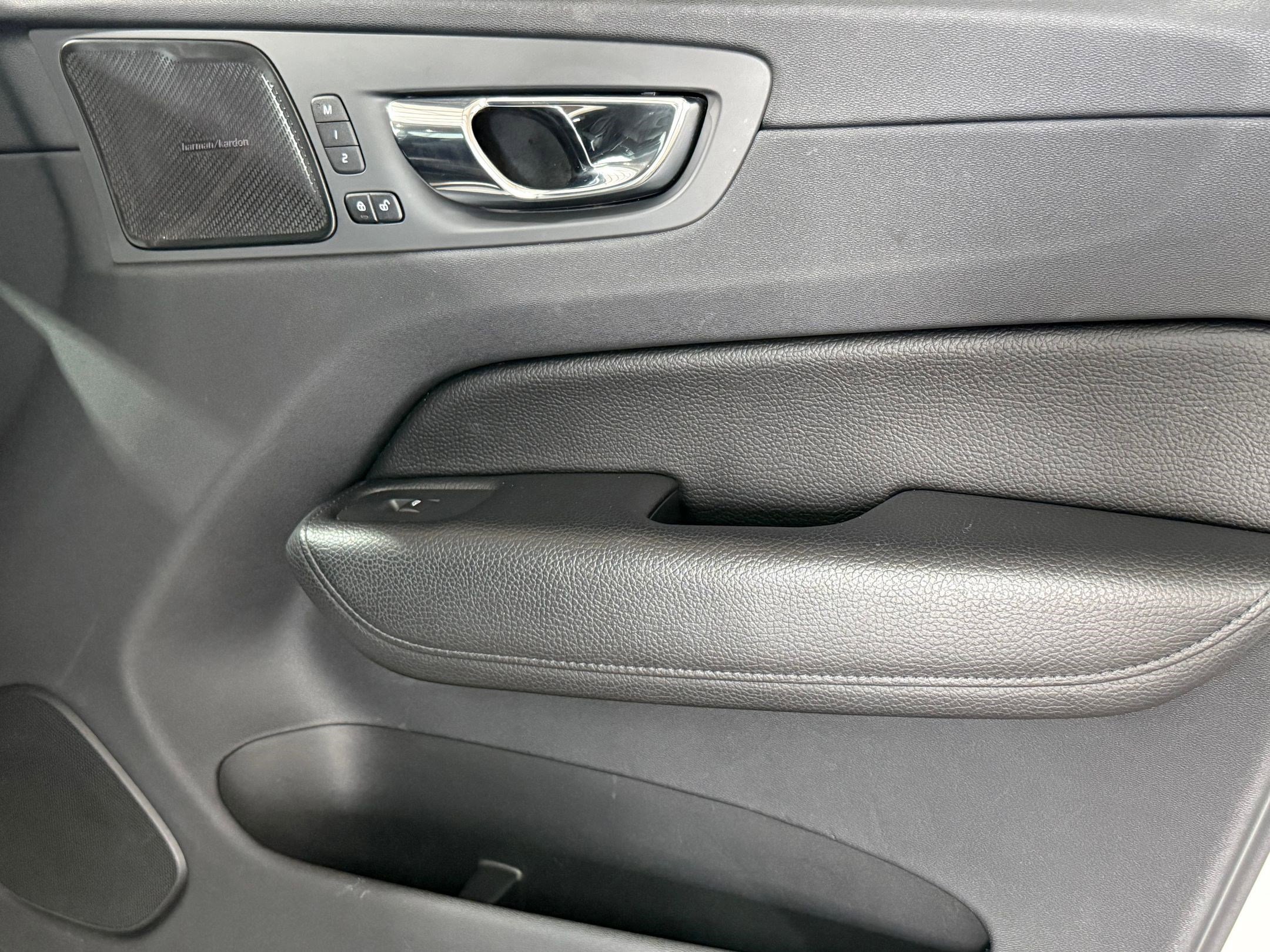 Used 2019 Volvo XC60 T5 Inscription w/ Protection Package Premier image 43