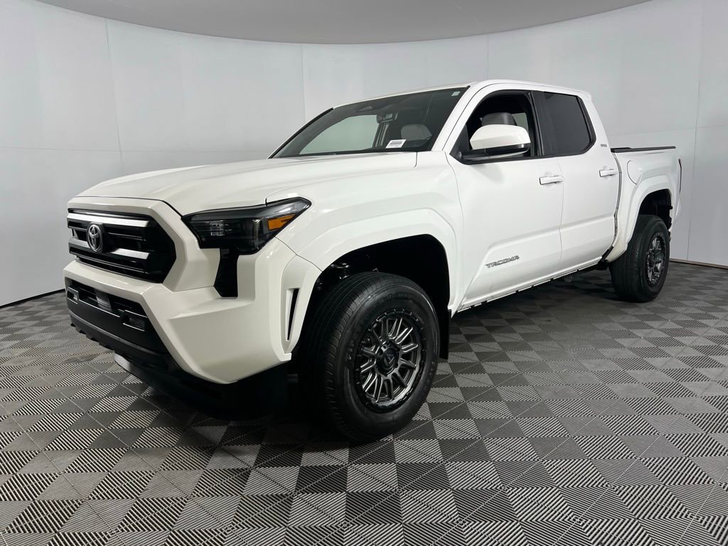 Used 2024 Toyota Tacoma SR5 image 3