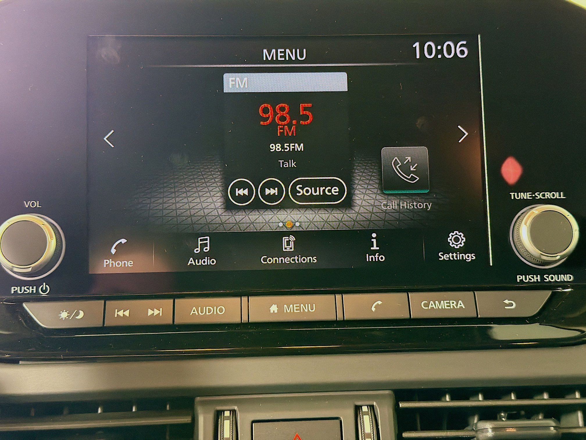 Used 2024 Nissan Pathfinder S image 15