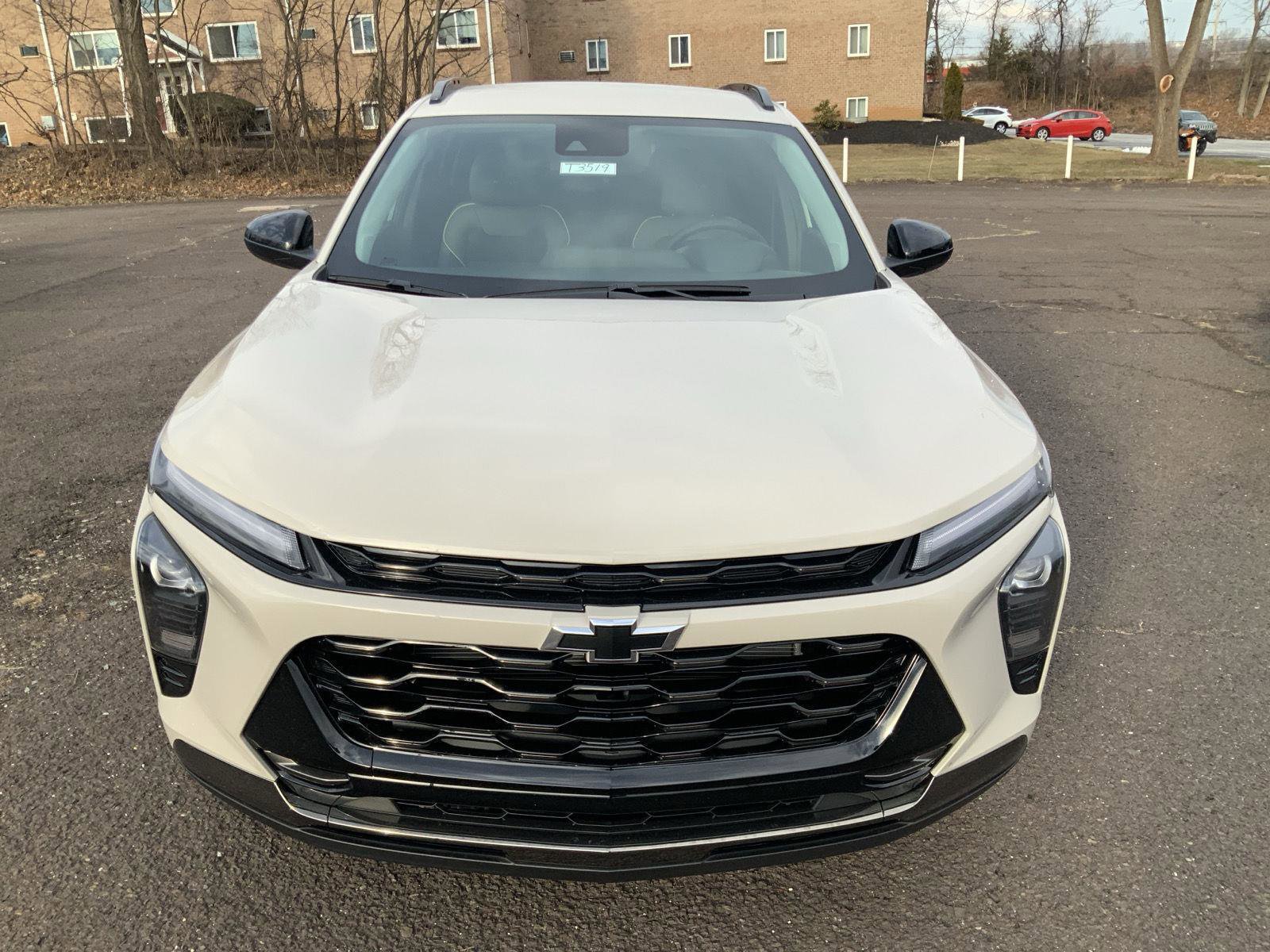 New 2026 Chevrolet Trax ACTIV w/ Driver Confidence Package image 2