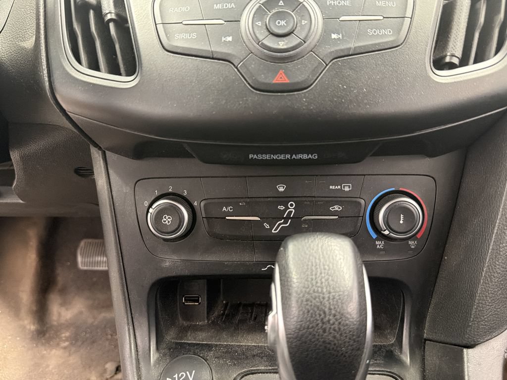 Used 2018 Ford Focus SE FWD image 29