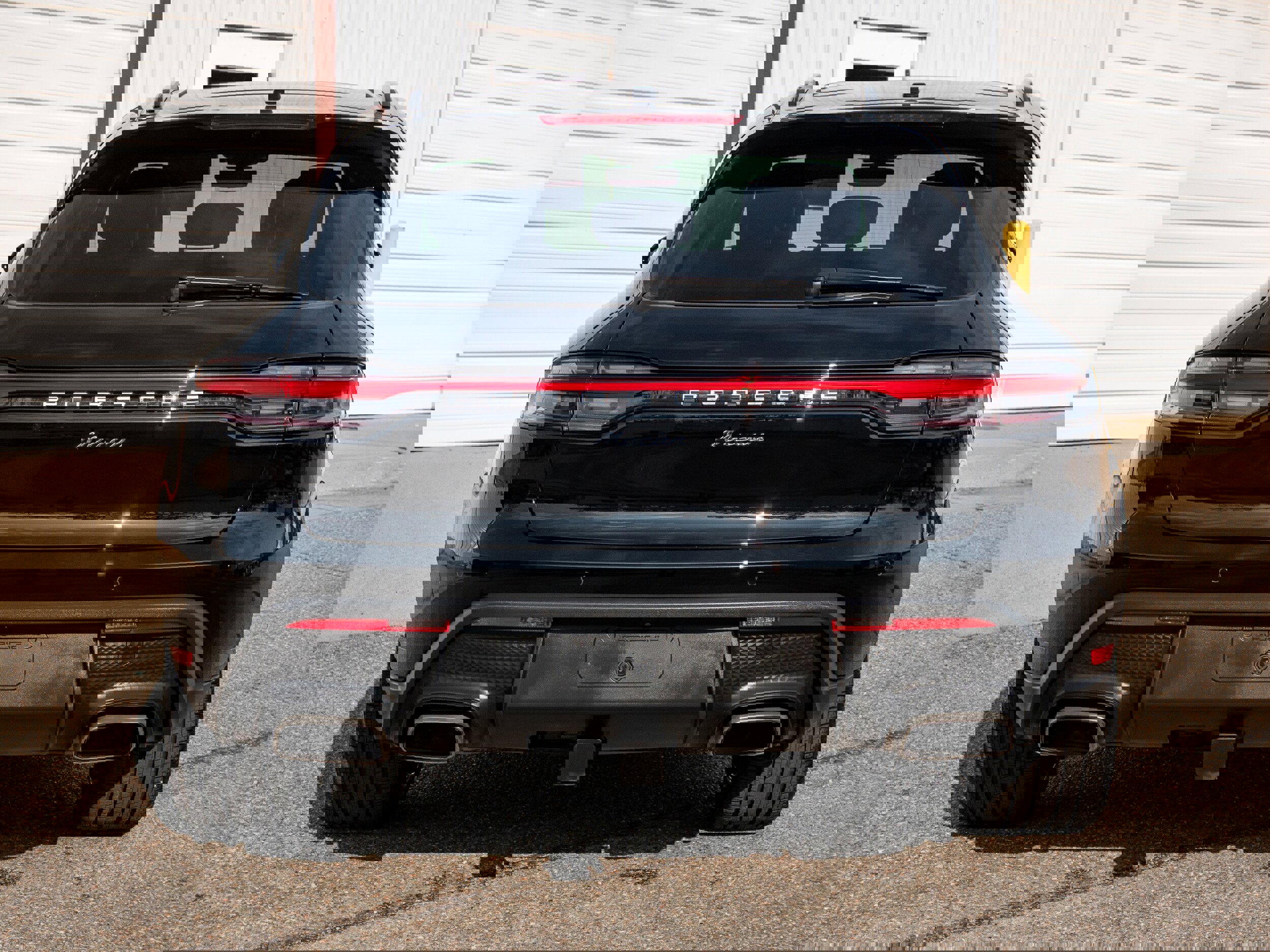 Certified 2025 Porsche Macan image 6