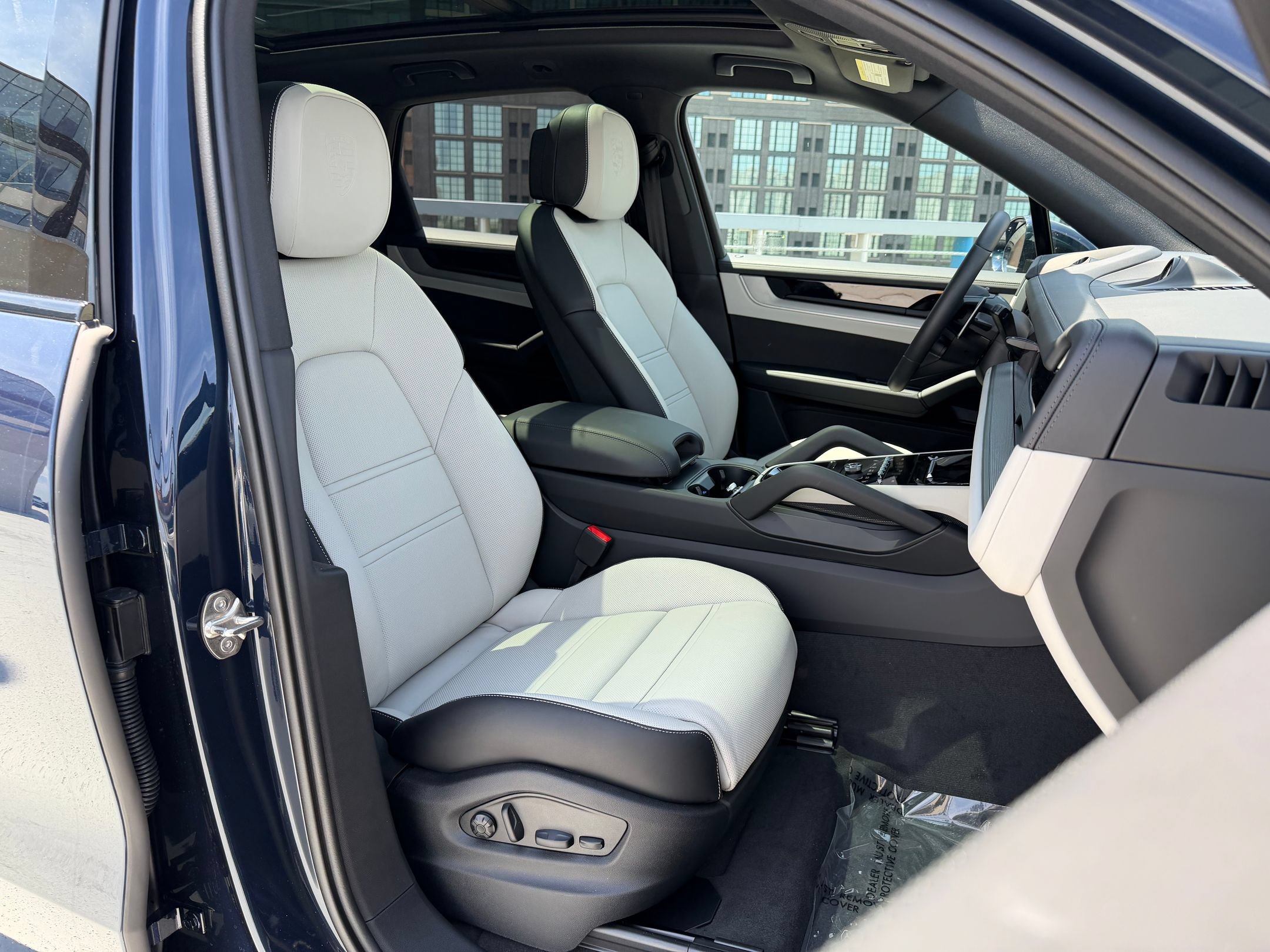 Certified 2026 Porsche Cayenne AWD/4WD image 14