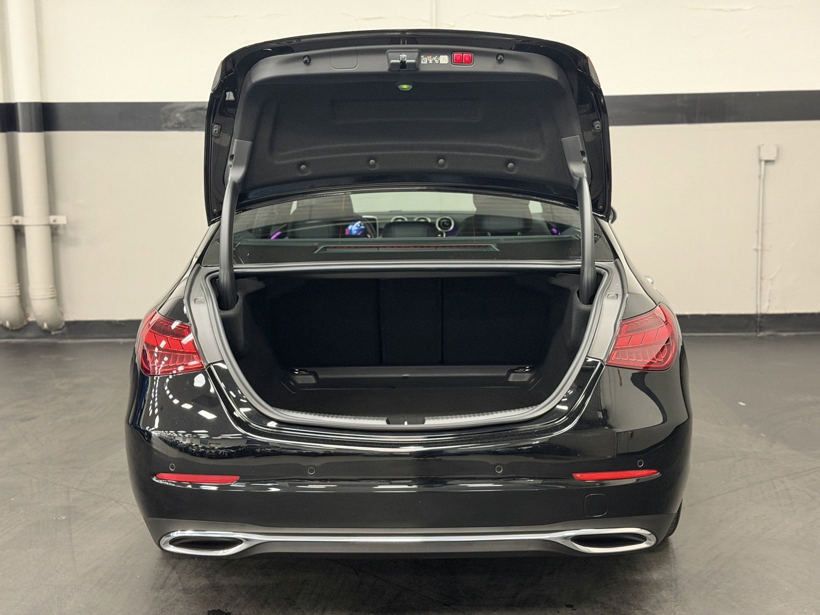 Used 2025 Mercedes-Benz C 300 4MATIC Sedan image 15