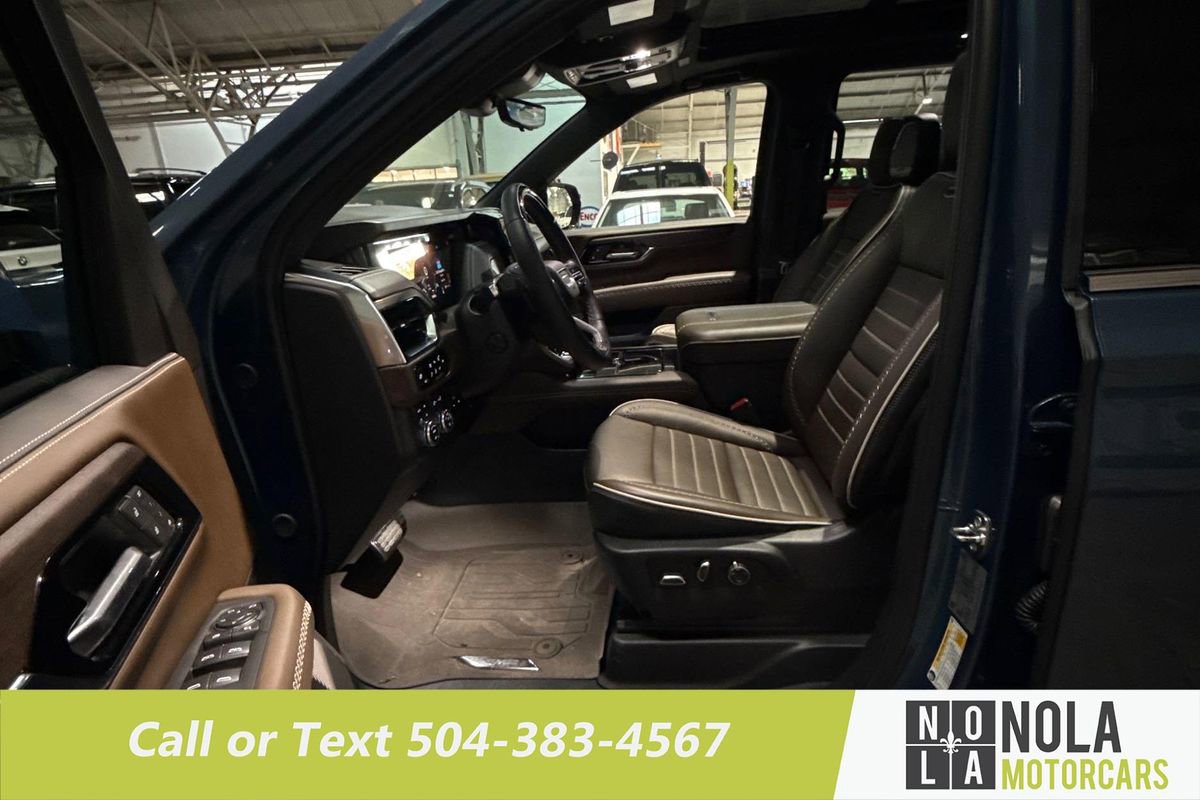 Used 2025 GMC Yukon XL Denali Ultimate w/ LPO, Floor Liner Package image 16