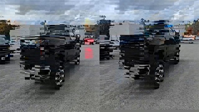 Used 2022 Chevrolet Silverado 2500 LT w/ Snow Plow Prep/Camper Package image 8