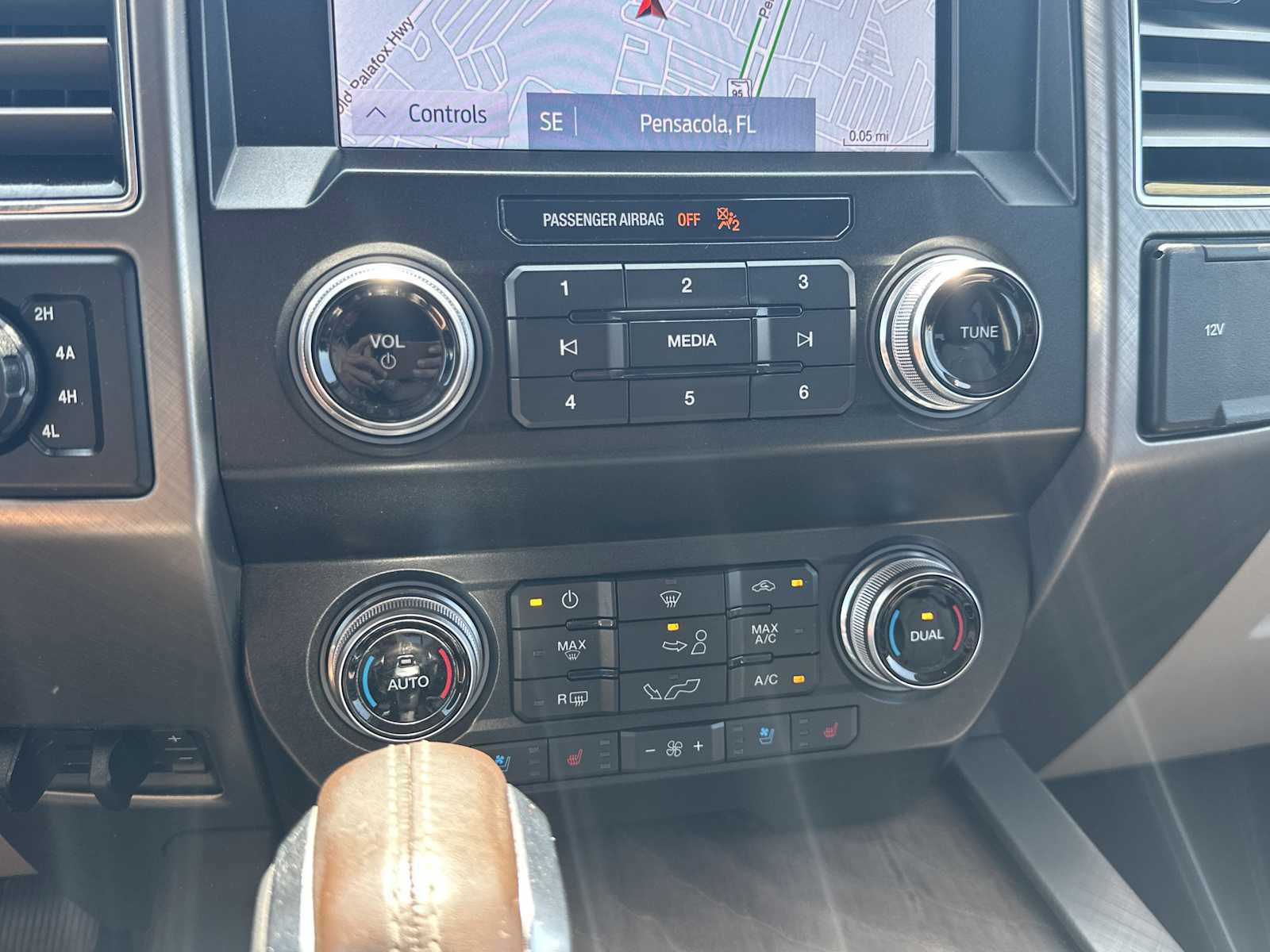 Used 2020 Ford F150 Limited AWD/4WD image 21