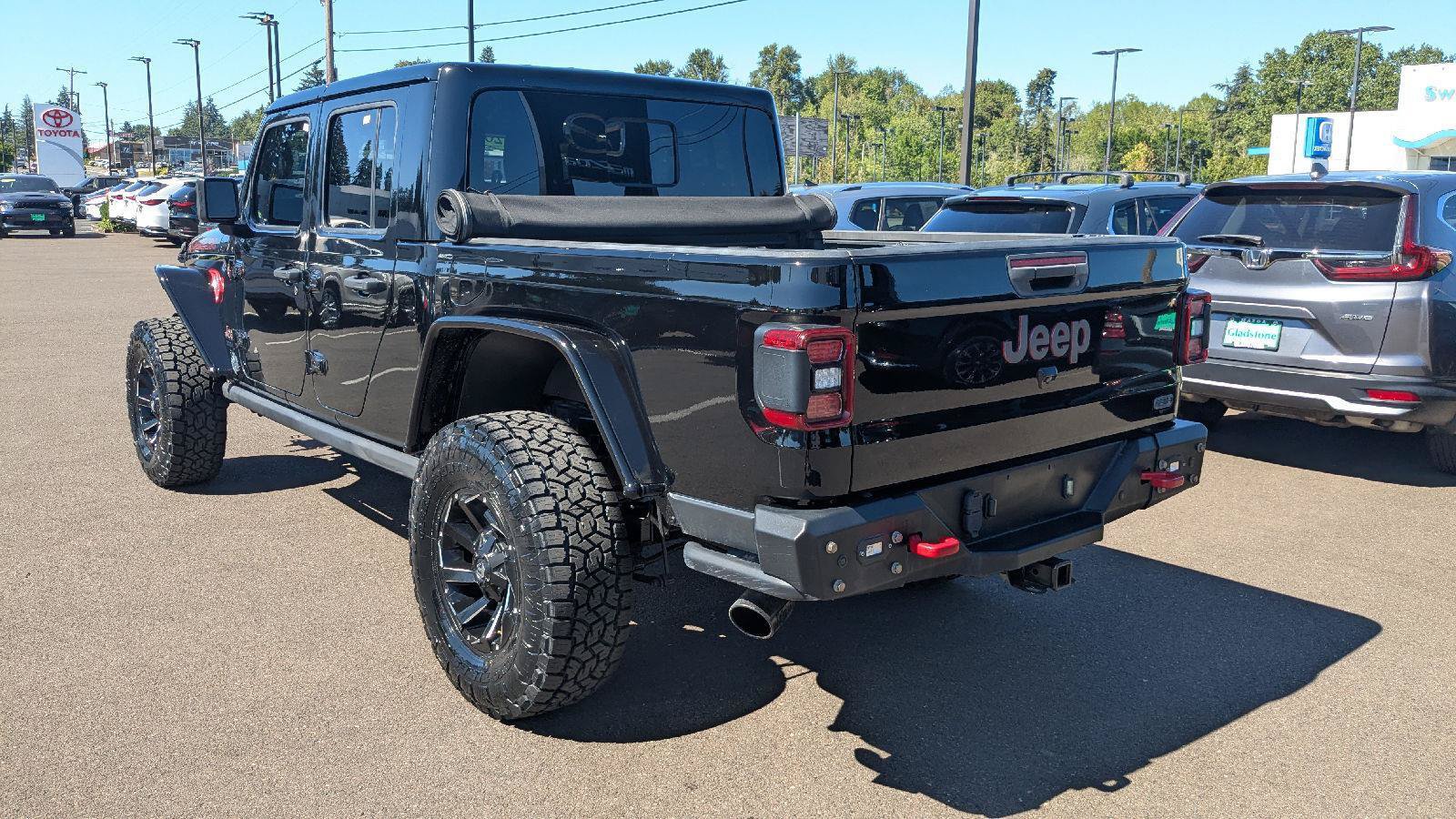Used 2020 Jeep Gladiator Rubicon w/ Advanced Safety Group AWD/4WD image 4