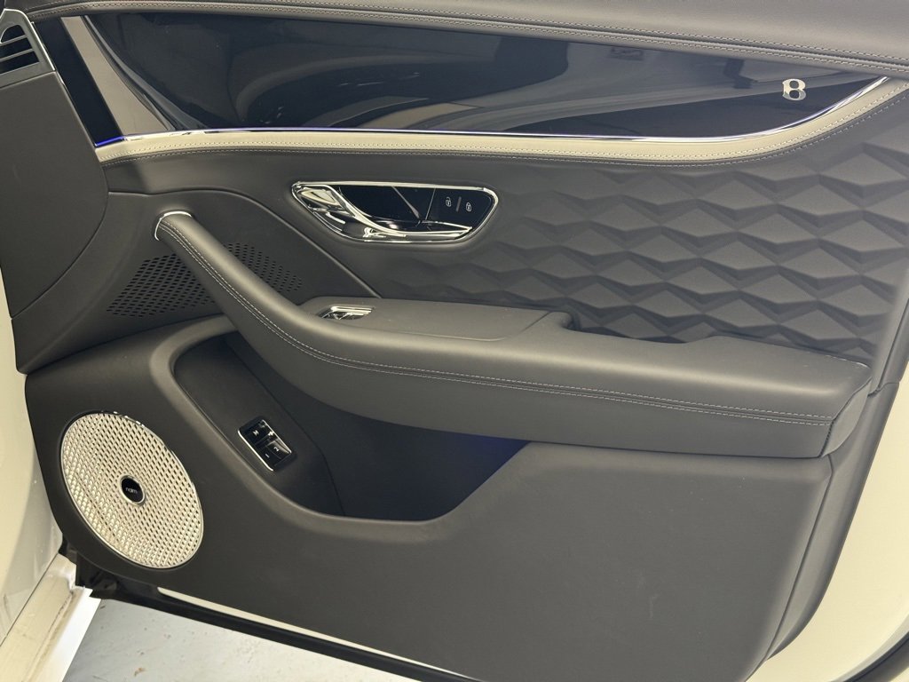 New 2026 Bentley Flying Spur Plug-In Hybrid image 70