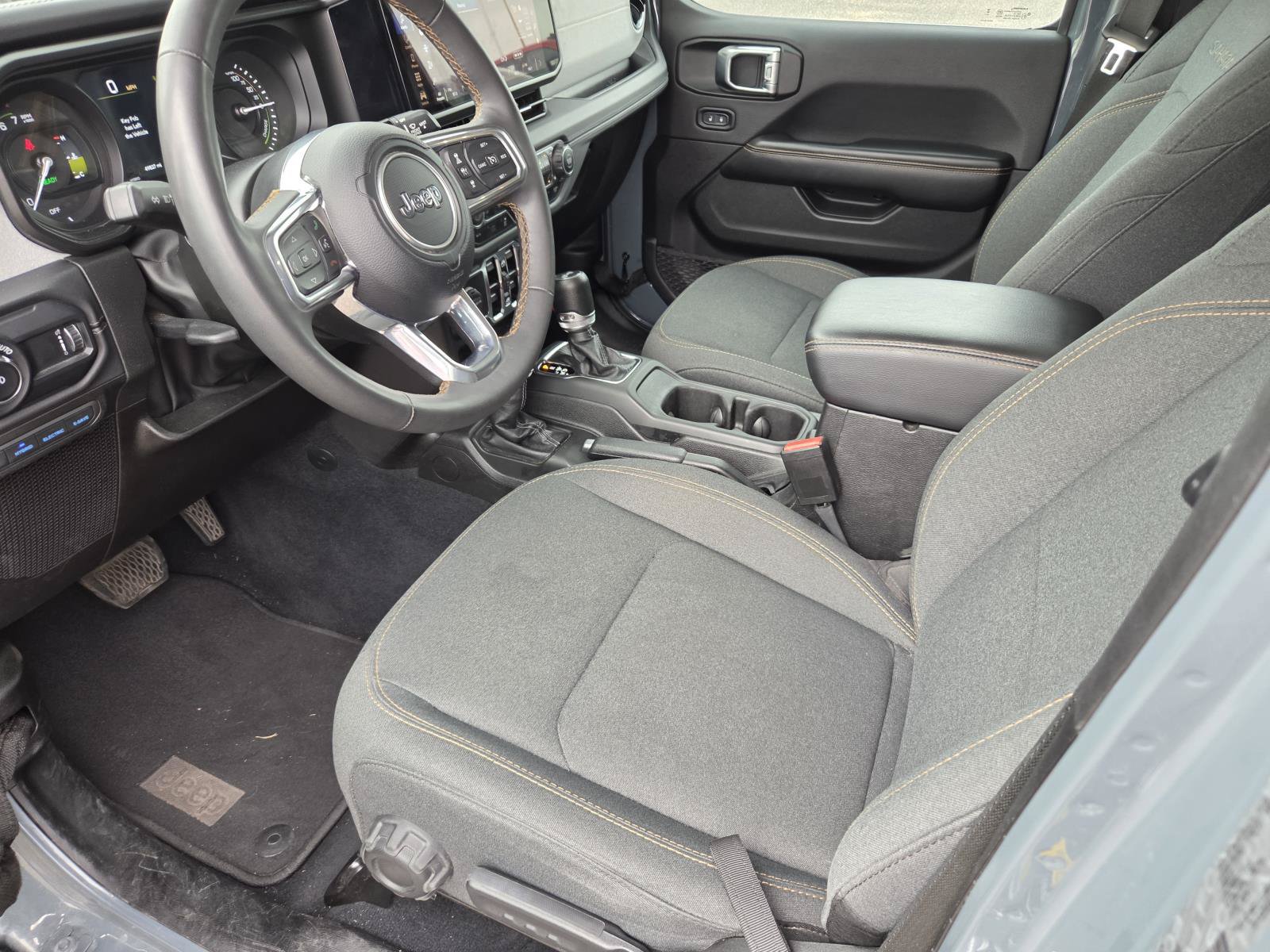 Used 2024 Jeep Wrangler Unlimited Sahara AWD/4WD image 14