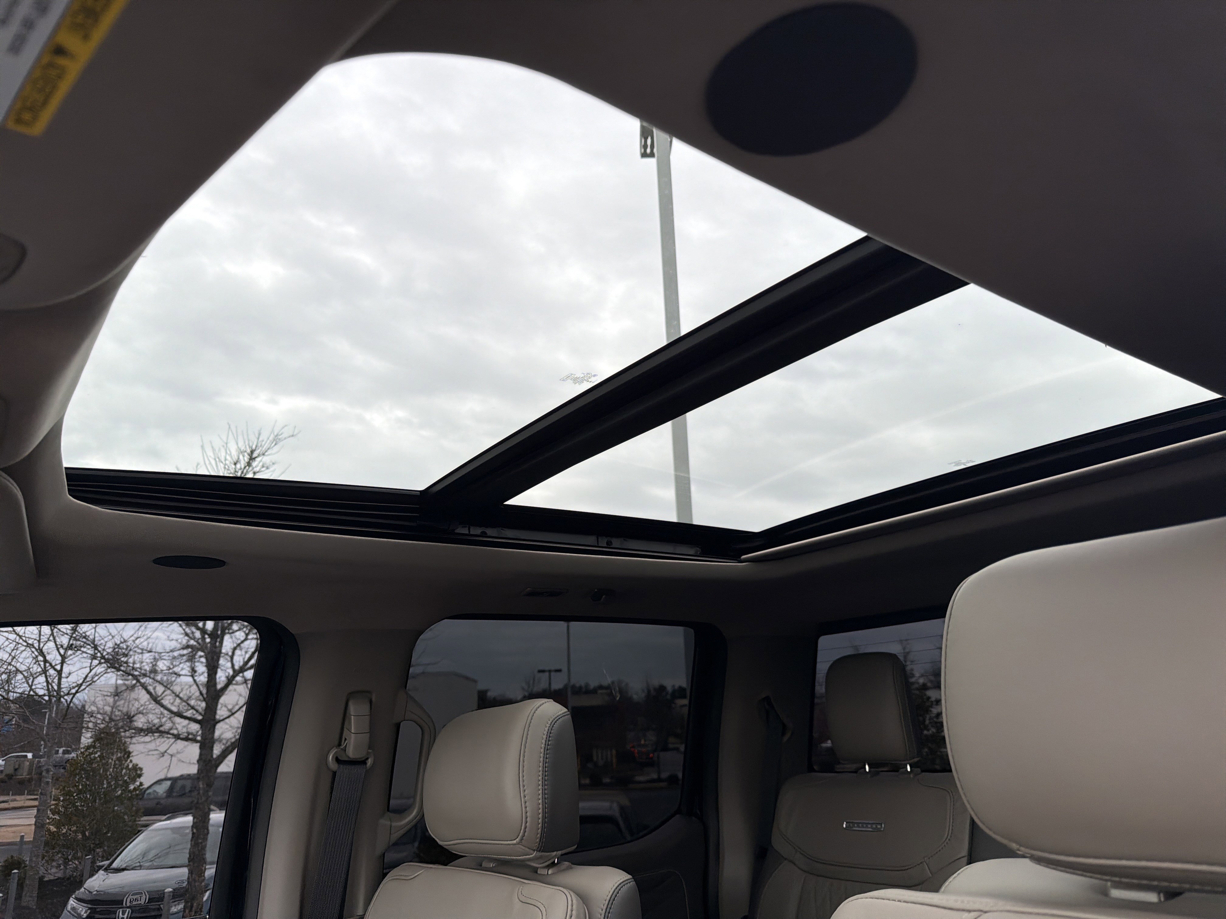 Used 2025 Ford F450 Platinum w/ Platinum Plus Package image 11
